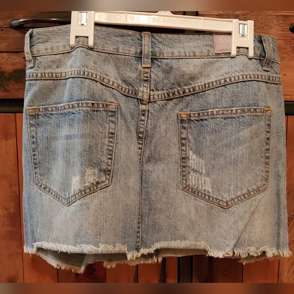 RIP CURL | Washed Blue Distressed Denim Mini Skirt in Size 9 - Picture 2 of 7